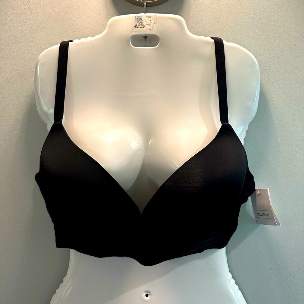 Auden Wirefree push up black bra New with tags Size 38 D